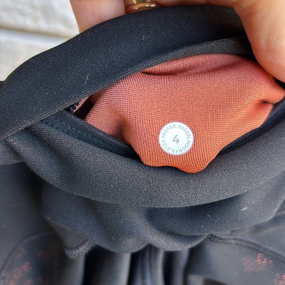 Lululemon Mapped Out High Rise Tight 28" *Camo Sz4 - Picture 10 of 11